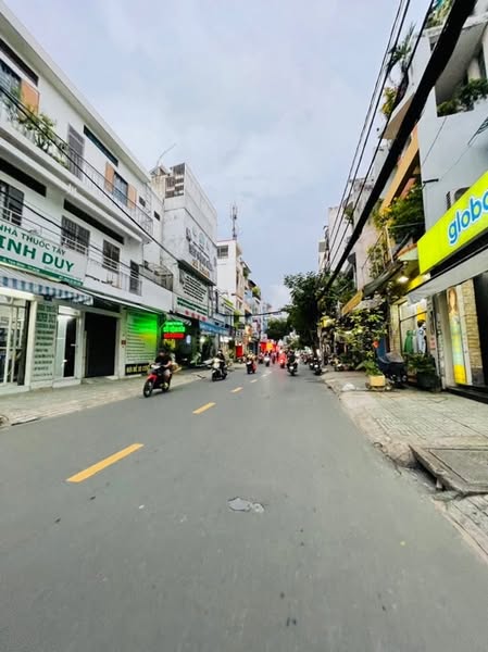 NHƯ MẶT TIỀN GẦN KHU CƯ XÁ VIP QUẬN 10 - ĐƯỜNG 8M THÔNG - 2 MẶT HẺM CÓ GIẾNG TRỜI SÁNG SỦA - 48M²
