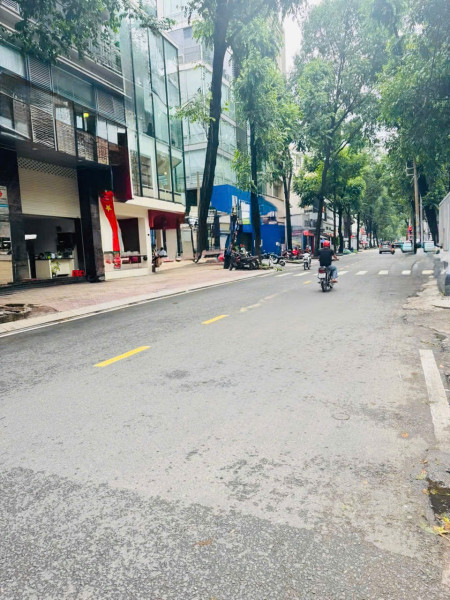 NHƯ MẶT TIỀN GẦN KHU CƯ XÁ VIP QUẬN 10 - ĐƯỜNG 8M THÔNG - 2 MẶT HẺM CÓ GIẾNG TRỜI SÁNG SỦA - 48M²