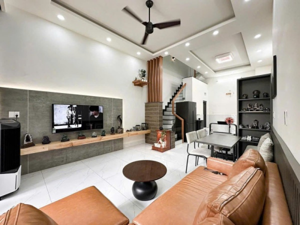 Bán nhà đường số 53, Hiệp Bình Chánh, Thủ Đức, TP HCM. DT  51m2, 4 tầng, giá 5.93 tỷ, sổ hồng