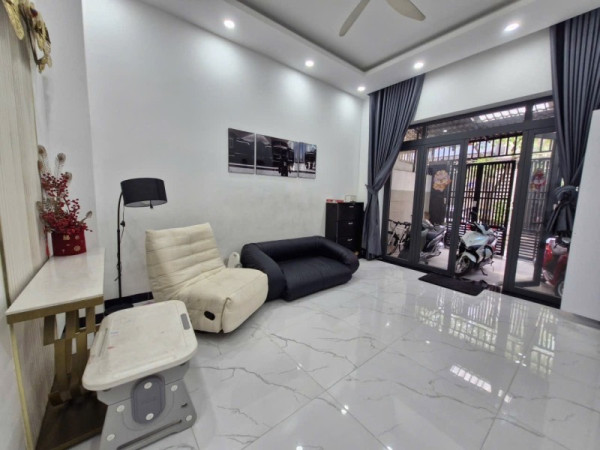 Bán nhà đường số 53, Hiệp Bình Chánh, Thủ Đức, TP HCM. DT  51m2, 4 tầng, giá 5.93 tỷ, sổ hồng
