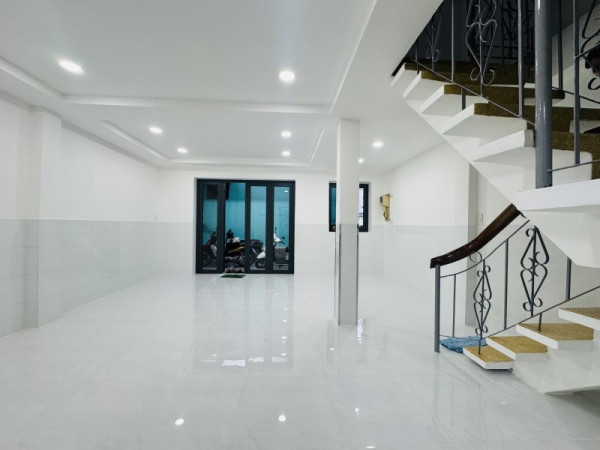 Bán nhà đường số 53, Hiệp Bình Chánh, Thủ Đức, TP HCM. DT  51m2, 4 tầng, giá 5.93 tỷ, sổ hồng