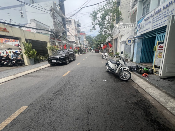 BÁN NHÀ MẶT PHỐ TÂN QUY, QUẬN 7 - 56M2, 4 TẦNG, 11 TỶ - VỊ TRÍ VÀNG, SỔ ĐỎ CHÍNH CHỦ