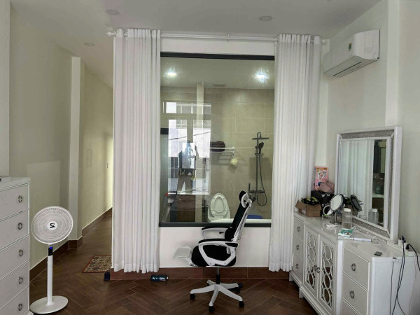 Chính Chủ Bán HXH Lê Thị Bạch Cát, P.11, Q.11: 4.15x20m, Giá Tốt 11,5 Tỷ!