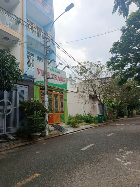 Siêu phẩm LÔ GÓC đường Lê Văn Thịnh, Quận 2 180m2