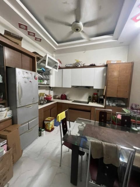 VỊ TRÍ ĐẸP -NHÀ DÂN XÂY-  GẦN PHỐ - GẦN Ô TÔ - CÁCH PHỐ  HOÀNG QUỐC VIỆT 50M