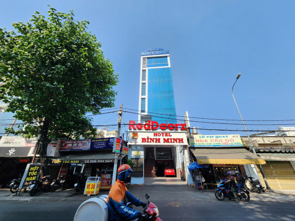 Chính Chủ Bán Mặt Tiền Nguyễn Xí, P.13, Bình Thạnh: DT 6x30m, Kinh Doanh Đỉnh, Giá Tốt 65 tỷ!