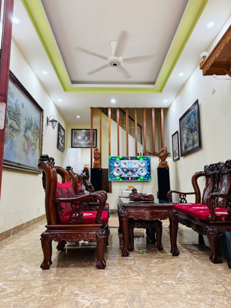 Kim Giang, ngõ thông kinh doanh, DT40m2, 4 tầng, MT 4m giá 11,4 tỷ