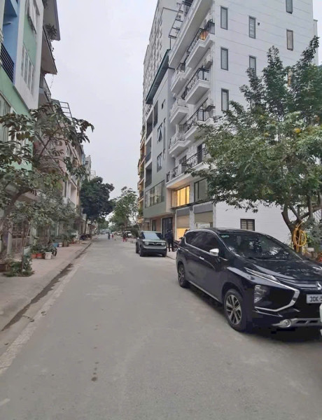 KHU VIP BA ĐÌNH- TOÀ 7 TẦNG THANG MÁY- VỈA HÈ Ô TÔ TRÁNH- DT 45m2, MT 4.8M- GARA Ô TÔ 16 CHỖ- 17.X
