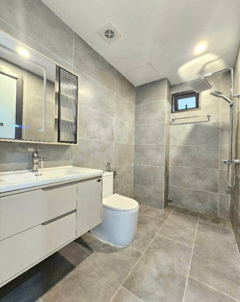 KHU VIP BA ĐÌNH- TOÀ 7 TẦNG THANG MÁY- VỈA HÈ Ô TÔ TRÁNH- DT 45m2, MT 4.8M- GARA Ô TÔ 16 CHỖ- 17.X