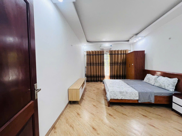 KHU VIP BA ĐÌNH- TOÀ 7 TẦNG THANG MÁY- VỈA HÈ Ô TÔ TRÁNH- DT 45m2, MT 4.8M- GARA Ô TÔ 16 CHỖ- 17.X