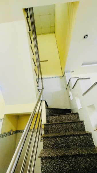 Mặt tiền đường 51 - Quận 7 - 2 tầng - 2 PN - Giá ̣9.5 tỷ