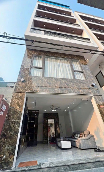 *Bán Gấp* Nhà Cầu Giấy 6 Tầng Thang Máy 40m2 Chỉ Nhỉnh 9 tỷ