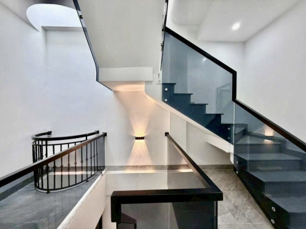 ♪ Nhà Kiệt 300 Hải Phòng, 43m2, gác lửng, 2PN, 2.6x tỷ