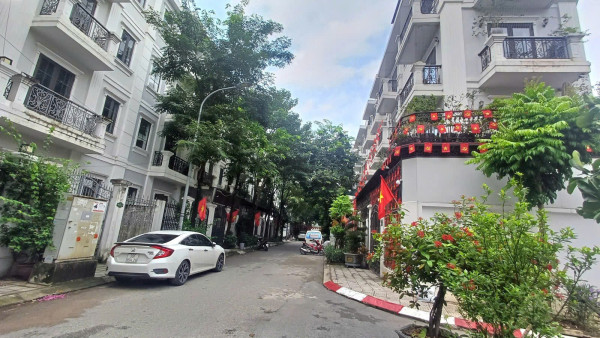 BÁN NHÀ PHÂN LÔ- ĐẠI KIM- NGHIÊM XUÂN YÊM, 64 M2, 5 TẦNG, GIÁ 23 TỶ.