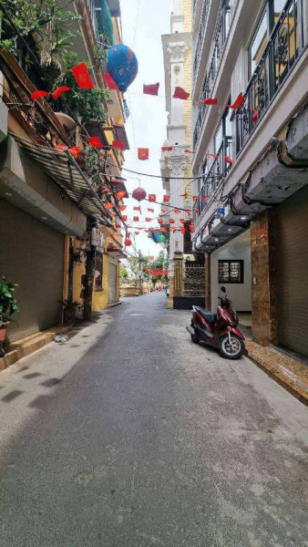 VIP Hoàng Quốc Việt: Lô góc, ô tô tránh, thang máy, kinh doanh siêu đỉnh - 55m², 6 tầng - Cơ hội