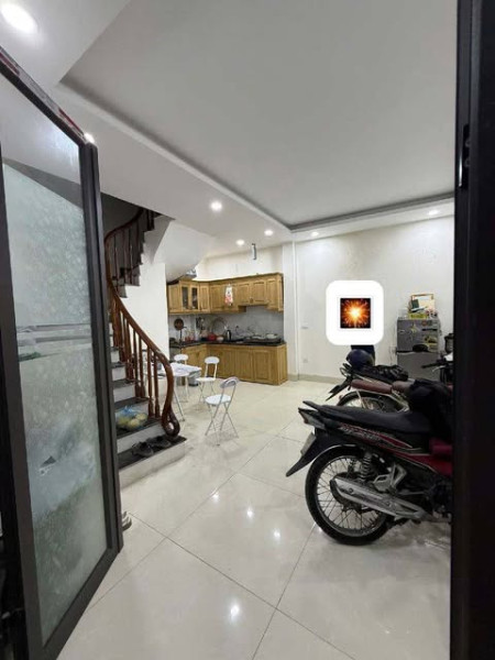 VIP Hoàng Quốc Việt: Lô góc, ô tô tránh, thang máy, kinh doanh siêu đỉnh - 55m², 6 tầng - Cơ hội