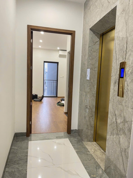 Nhà Ngọc Lâm xây mới 6 tầng – 47m – thang máy, ôtô đỗ trong nhà, 2 mặt thoáng, giá 11.7 tỷ
