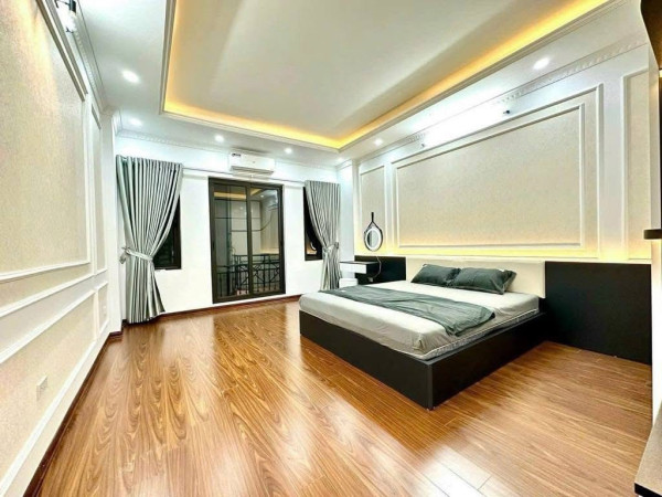 Bán nhà Mặt Phố Thượng Đình, 7T Thang Máy, KD, 38m2, MT 3.6m, 22 Tỷ.