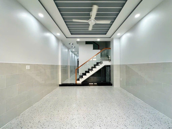 BÁN NHÀ PHỐ LIỀN KỀ LÀNG ĐẠI HỌC - SÁT METRO - THANH TOÁN CHỈ 1 TỶ