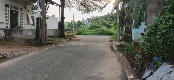 ĐẤT ĐẸP - GIÁ TỐT - Bán GẤP Lô Đất Tiềm Năng Tại Tân Định, Bến Cát, Bình Dương