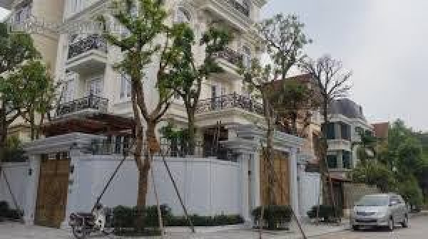 Bán nhà  liền kề mặt ngõ đường Cầu Giấy 105m², mặt tiền 6,6m giá 31,8 tỷ