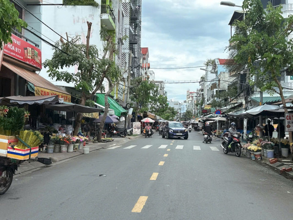 Bán nhà 4 lầu đi bộ tới CV Làng Hoa hẻm 347 Lê Văn Thọ ngang 4.5m 81m2 sổ A4 9 tỷ hơn.