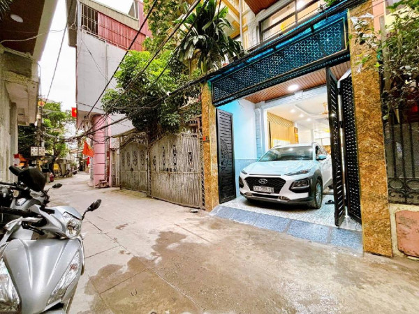 Nhà Vũ Tông Phan gara ô tô 7 chổ 5 tầng 6 phòng 50m2 15.5 tỷ
