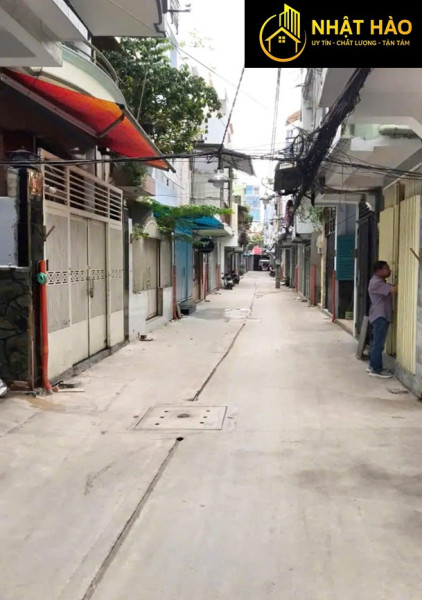 Bán nhà riêng tại Phường 4, Quận 3, TP HCM giá chỉ 8x tỷ, Giáp Quận 1