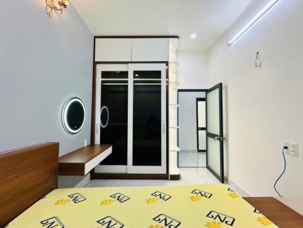 NHÀ HẺM XE HƠI – NGAY 413 LÊ VĂN QUỚI